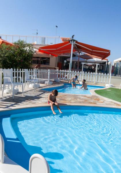 hotellevante.unionhotels it piscina-pinarella-hotel-cervia 020